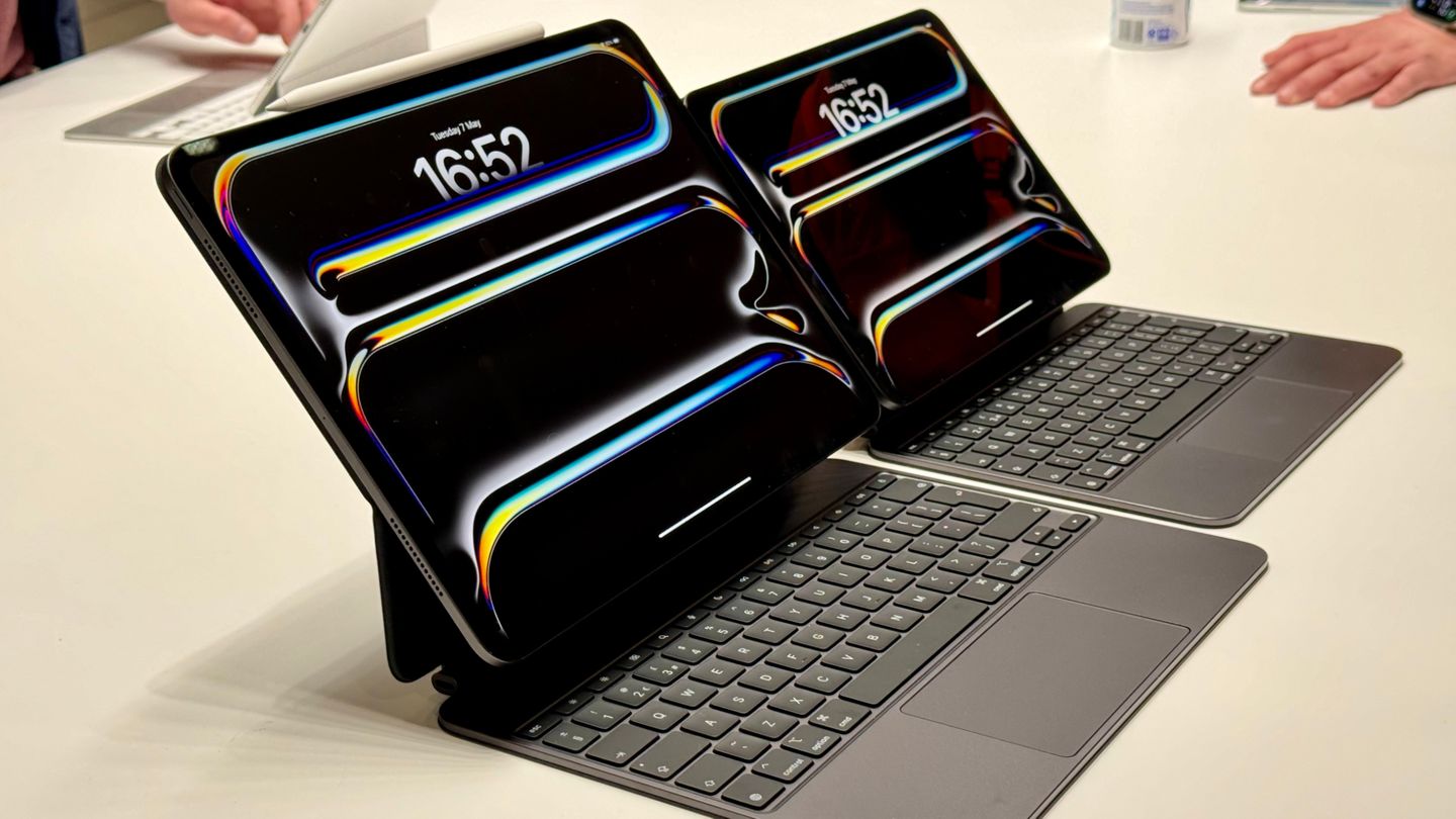 Zusammen mit der neuen Tastatur, dem Magic Keyboard, wirkt das iPad Pro wie ein Notebook. Das ist Absicht. "Es fühlt sich genauso an, wie ein Macbook zu benutzen", versicherte Hardware-Chef John Ternus bei der Vorstellung