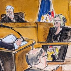Zeichnung: Richter Juan Merchan leitet das Verfahren, während Stormy Daniels Fragen der Staatsanwältin beantwortet
