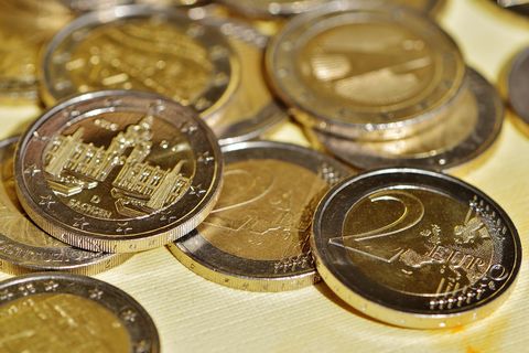 500.000 gefälschte 2-Euro-Stücke in Umlauf: So erkennen Sie das Falschgeld