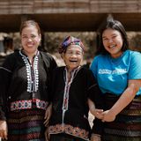 Porträt von drei Frauen aus drei unterschiedlichen Generationen in Vietnam