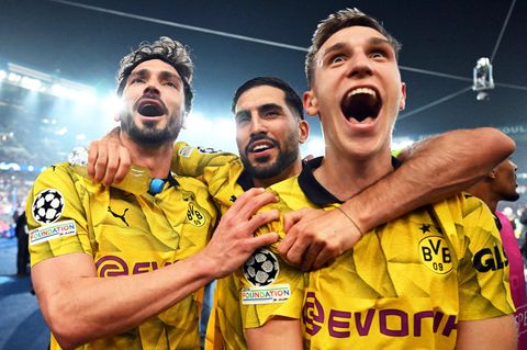 Mats Hummels, Emre Can und Nico Schlotterbeck jubeln für den BVB