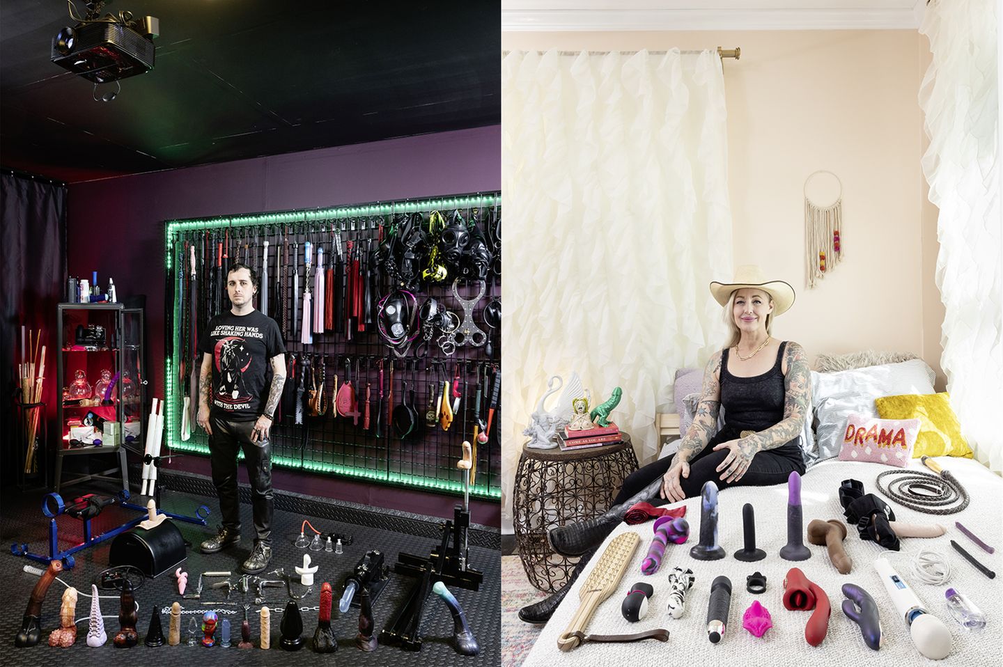 Collage: 2 Fotos im Hochformat, 2 Personen posieren in ihrer eigenen Wohnung vor ihrer Sammlung von Sexspielzeugen