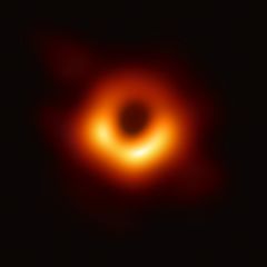 Rätsel der Physik: Foto des Schwarzen Lochs im Zentrum der Galaxie M87