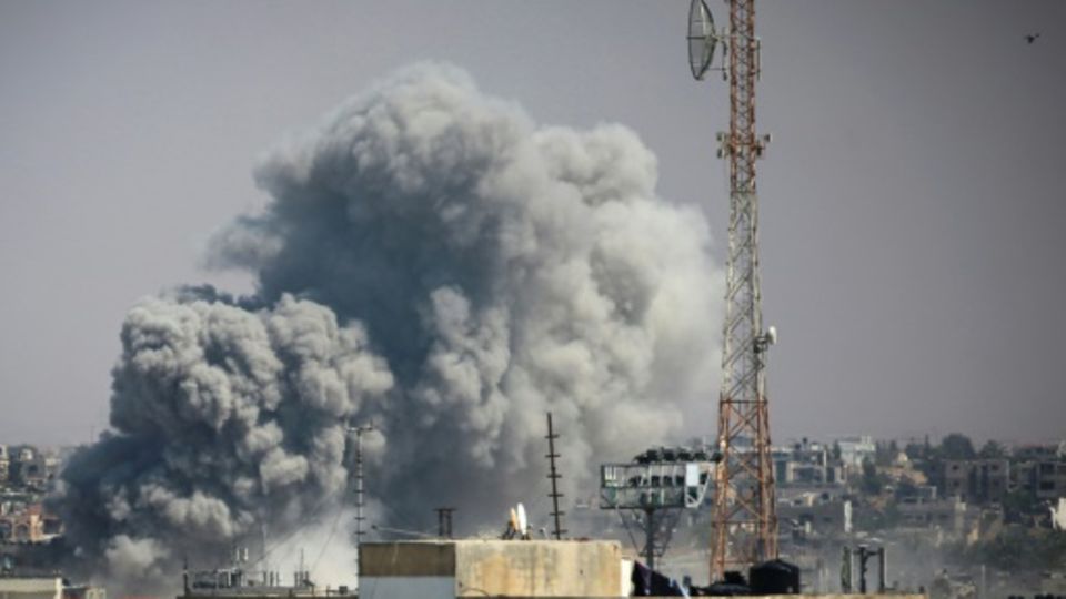 Rauchwolken nach Angriffen auf die Stadt Rafah