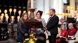 An dem Gottesdienst nahmen auch Veteraninnen und Veteranen Teil Michelle Turner (Mitte), die zusammen mit Tochter Maya und Ehemann John Turner anlässlich des zehnjährigen Jubiläums der Invictus Games etwas vorträgt. Prinz Harry, der Gründer der Spiele, war selbst als Soldat in Afghanistan im Einsatz
