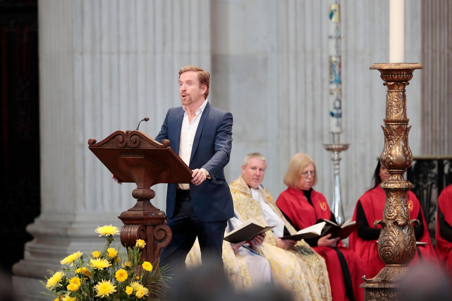 Gedenkgottesdienst in St. Paul: Der aus Serien wie "Homeland" bekannte Schauspieler Damian Lewis wirkte sogar aktiv an dem Gedenkgottesdienst mit: Er rezitierte das Gedicht "Invictus" des englischen Dichters William Ernest Henley (1849-1903). Es wurde 2014 von Coldplay-Frontmann Chris Martin für die Invictus Games vertont Der aus Serien wie "Homeland" bekannte Schauspieler Damian Lewis wirkte sogar aktiv an dem Gedenkgottesdienst mit: Er rezitierte das Gedicht "Invictus" des englischen Dichters William Ernest Henley (1849-1903). Es wurde 2014 von Coldplay-Frontmann Chris Martin für die Invictus Games vertont