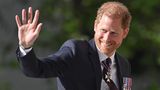 Er stand eindeutig im Mittelpunkt der Veranstaltung: Prinz Harry ist aus seiner kalifornischen Heimat nach England zurückgekehrt, um in der St.-Pauls-Kathedrale in London an einem Gedenkgottesdienst anlässlich des zehnjährigen Bestehens der Invictus Games teilzunehmen. Prinz Harry selbst hatte die Sportveranstaltung ins Leben gerufen, an der kriegsversehrte Veteranen teilnehmen können.
