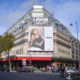 Skims-Werbung in Paris