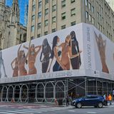 Billboard Skims und Swarovski