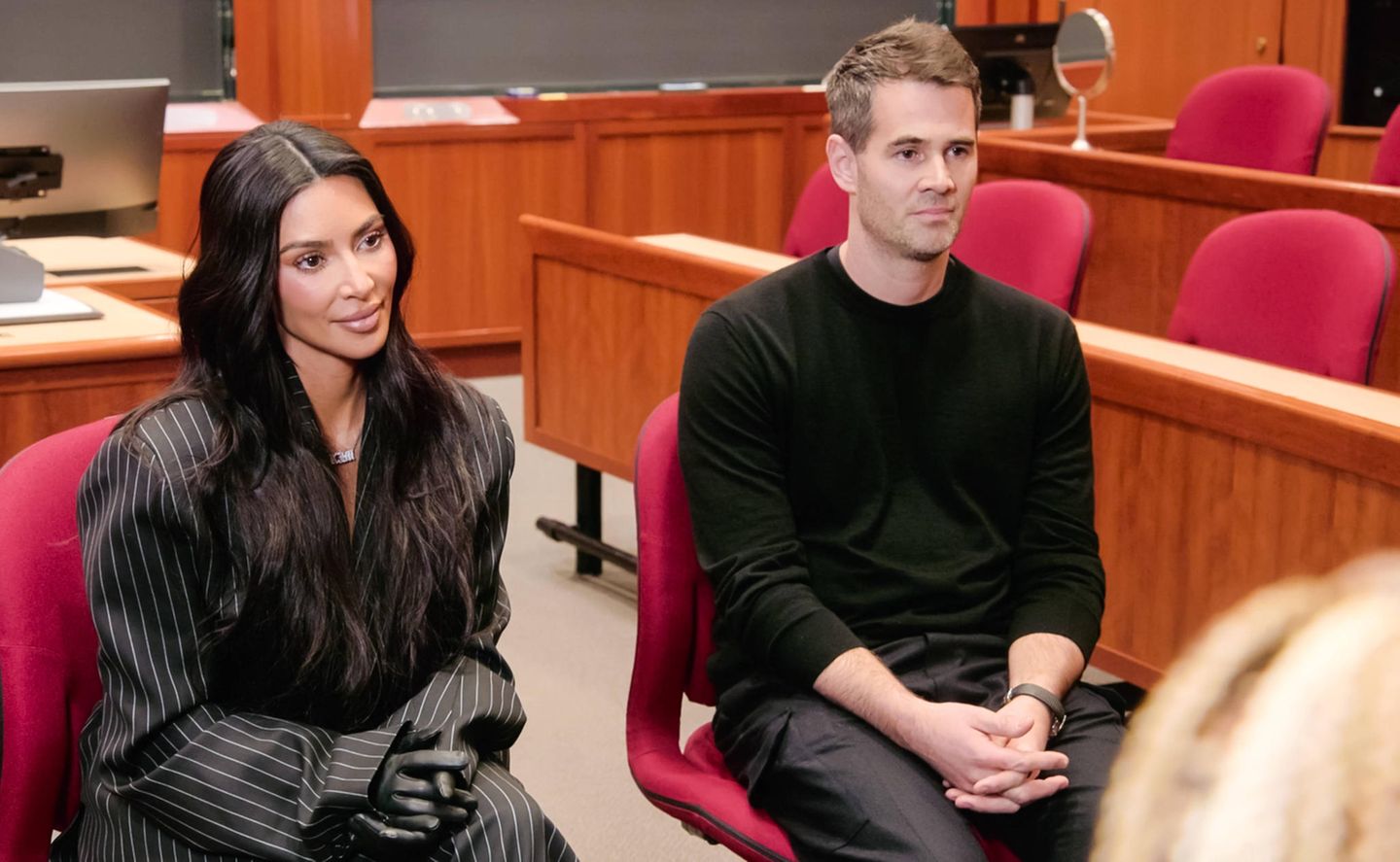 Selbst Harvard kommt nicht an Kim vorbei Kim Kardashian und Jens Grede in Harvard