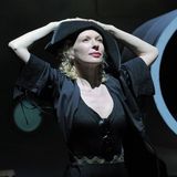 Melles als "Phädra" beim 2010 Hamburger Theater Festival in der Regie von Matthias Hartmann