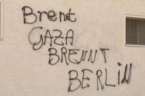 "Brennt Gaza, brennt Berlin": Brandanschlag auf Rathaus Tiergarten wohl politisch motiviert (Video)