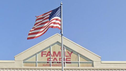 Family-Fare-Supermarkt in Midland, Michigan: Wie konnte die Frau so lange unbemerkt auf dem Dach leben?