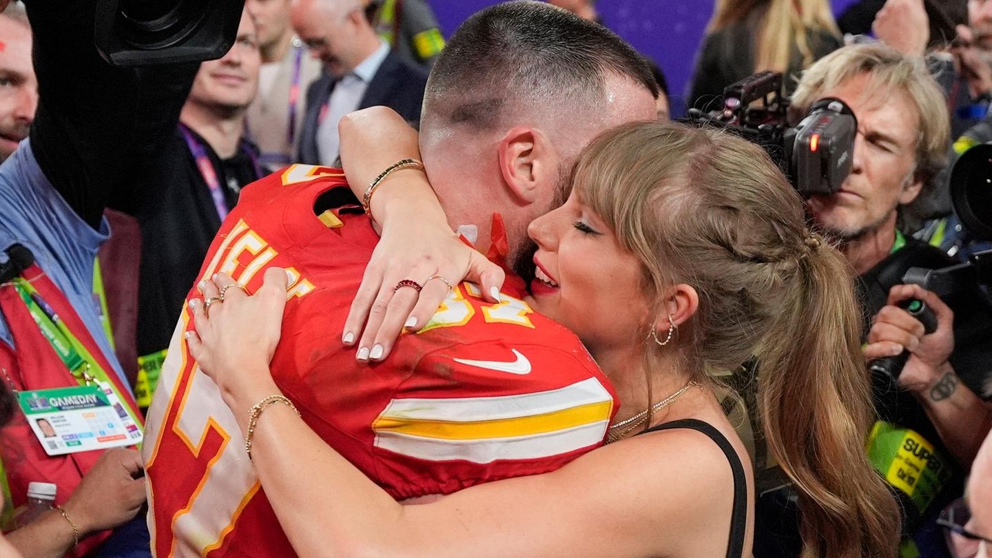 Taylor Swift returns to the stage – and pays tribute to Travis Kelce