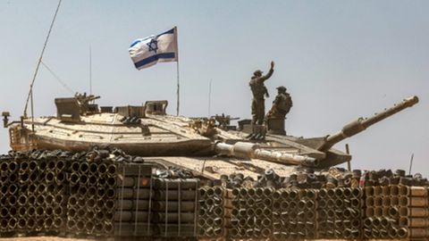 Israelischer Panzer an der Grenze zum Gazastreifen