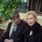 Theatermacher George Tabori war Familie Melles über drei Generation verbunden. Bereits Sunnyis Großmutter, die ungarische Filmschauspielerin Lóth Ila, hatte mit ihm gearbeitet