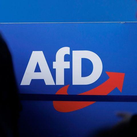 Blick auf das Parteilogo bei einem AfD-Bundesparteitag