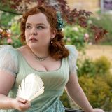 Hochverehrte Leserschaft, die dritte Staffel "Bridgerton" ist im Anmarsch, und dieses Mal steht diese Dame im Mittelpunkt: Penelope Featherington, gespielt von Nicola Coughlan, war bisher das Mauerblümchen der Netflix-Serie. Penelope hütet ein großes Geheimnis, hat zwei fiese Schwestern und eine gehässige Mutter im Schlepptau - aber keinen Ehemann in Sicht. Bis jetzt. Ab dem 16. Mai können sich Fans der Historien-Romanze auf die Liebesgeschichte zwischen ihr und...