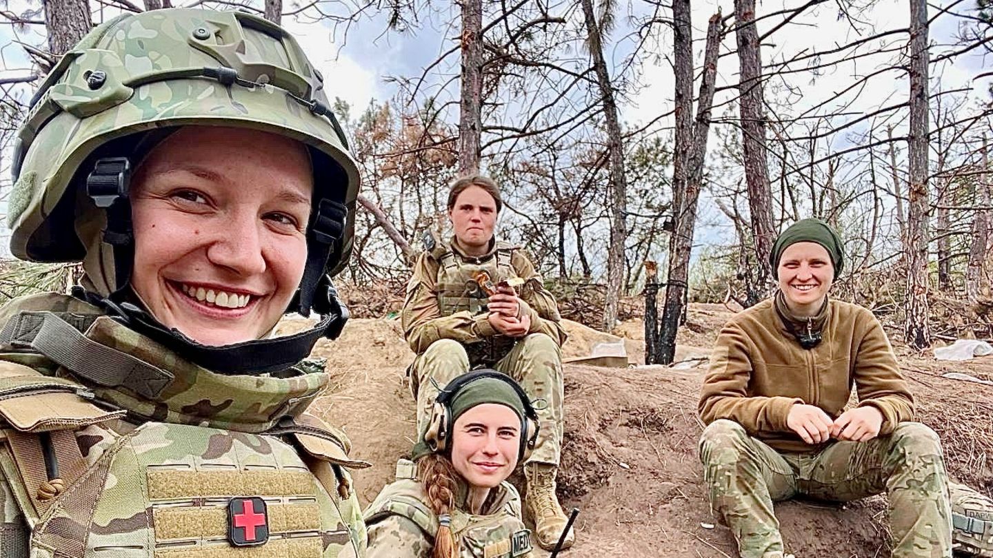 Ukraine: How women prove themselves on the front line