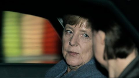 Angela Merkel im Auto