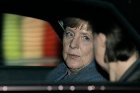 Angela Merkel im Auto