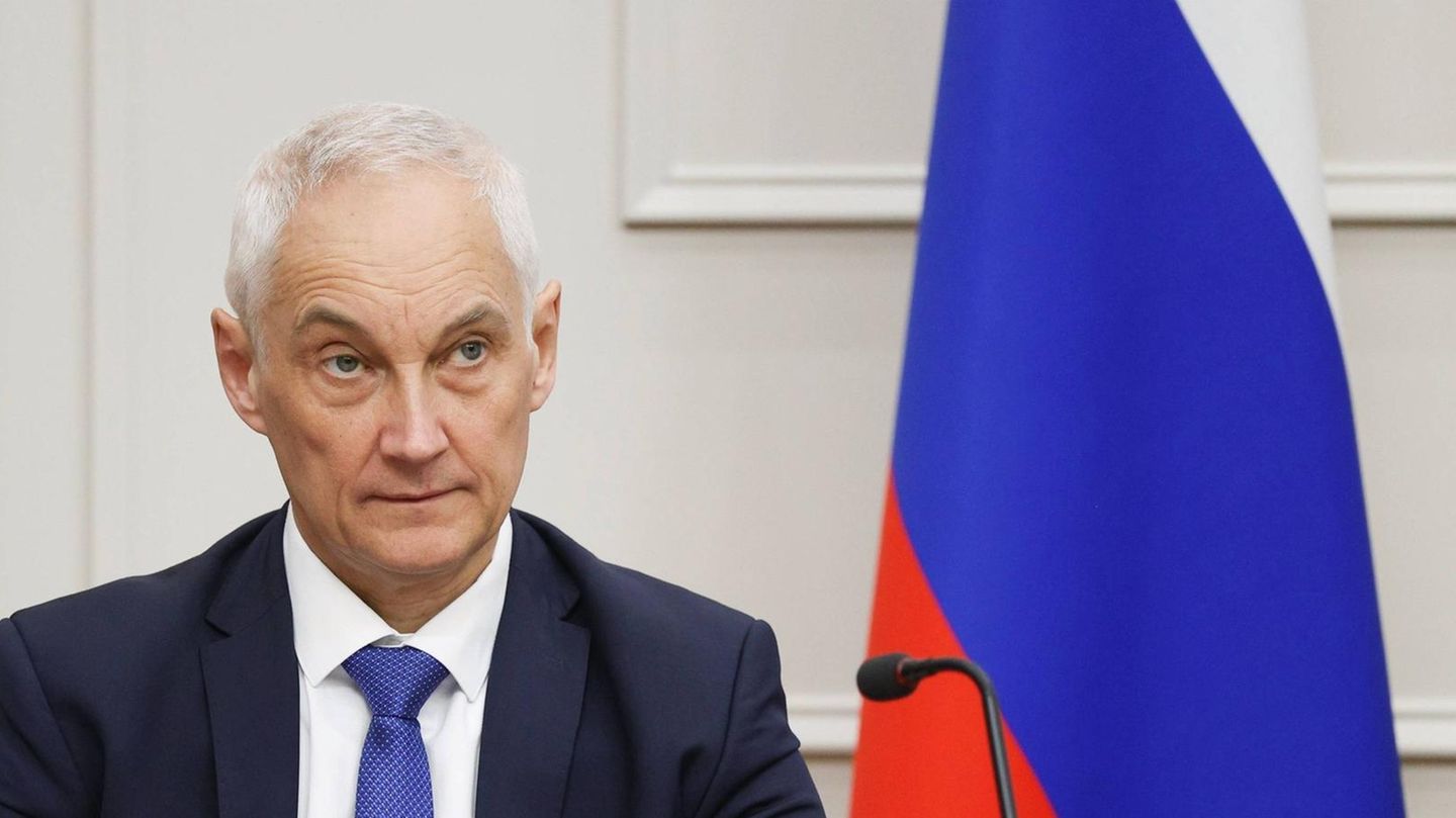 Russia: Putin appoints new defense minister as rearmament minister