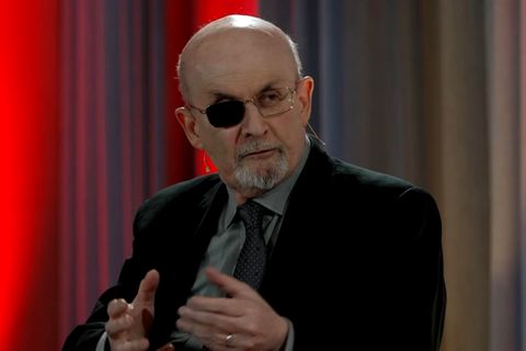 "27 Sekunden sind eine lange Zeit" – Salman Rushdie über den Moment des Attentats