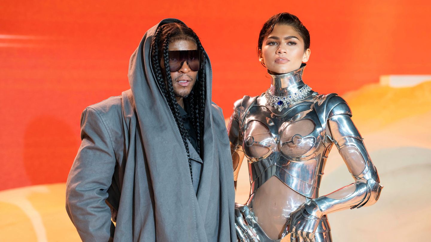 Schauspielerin Zendaya (re.) neben Stylist Law Roach bei der Premiere von "Dune: Part Two" Schauspielerin Zendaya (re.) neben Stylist Law Roach bei der Premiere von "Dune: Part Two"