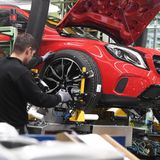 Automontage bei Mercedes-Benz in Rastatt