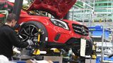 Automontage bei Mercedes-Benz in Rastatt