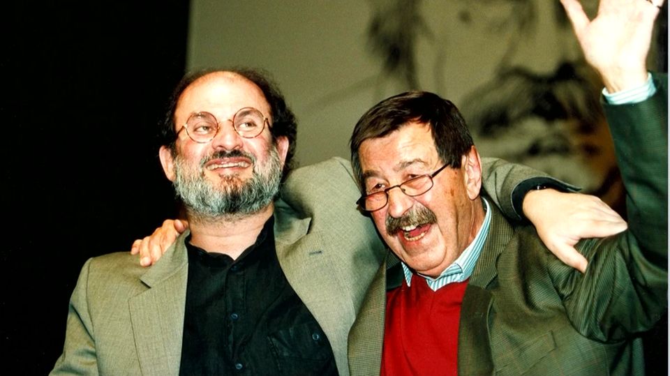 Eine besondere Flasche Schnaps: Als der junge Salman Rushdie auf Günter Grass traf Eine besondere Flasche Schnaps: Als der junge Salman Rushdie auf Günter Grass traf