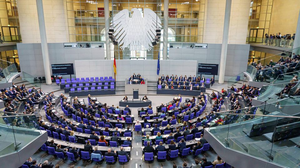 Diäten Bundestag Symbolbild Parlament