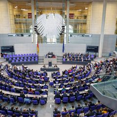 Diäten Bundestag Symbolbild Parlament