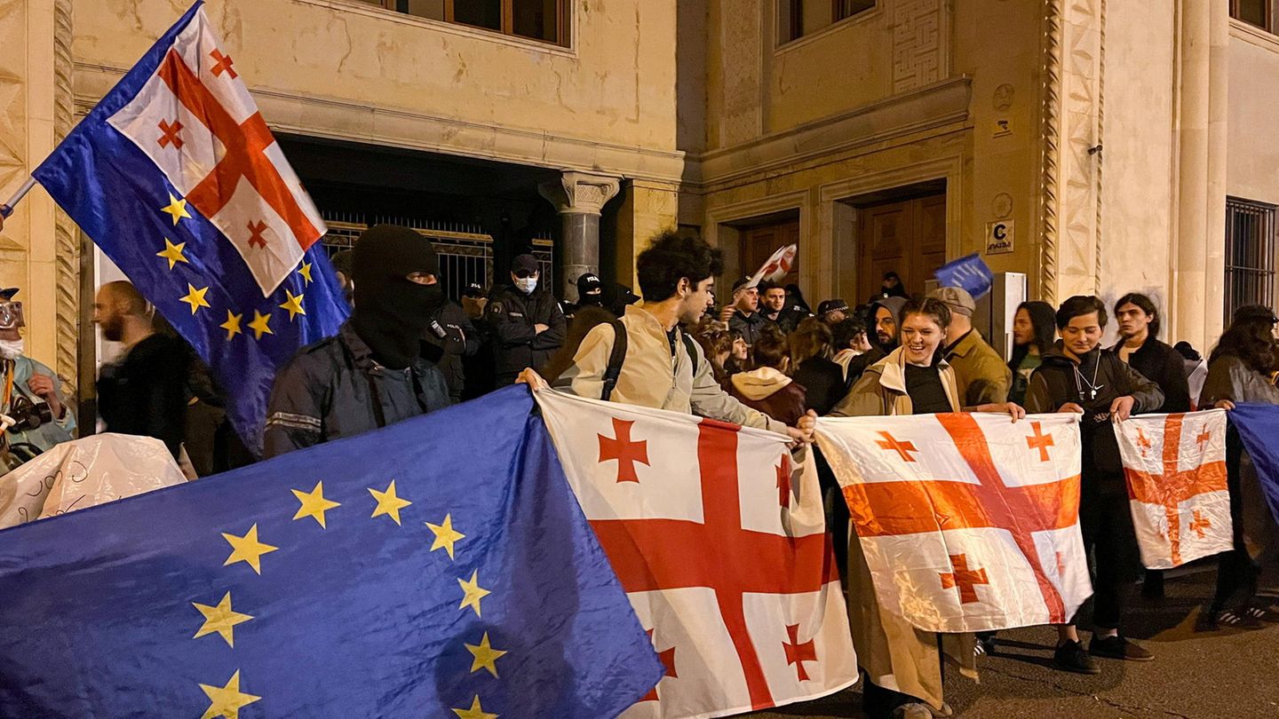 Proteste gegen das umstrittene Gesetz in Georgiens Hauptstadt Tiflis