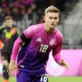 Der Stuttgarter DFB-Frischling konnte nicht so glänzen wie Kimmich, fiel aber auch nicht ab. Lernte gleich zu Beginn auf robuste Art die schottische Härte kennen und ließ sich davon genauso wenig beeindrucken wie der Rest der Mannschaft.