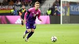 Der Stuttgarter DFB-Frischling konnte nicht so glänzen wie Kimmich, fiel aber auch nicht ab. Lernte gleich zu Beginn auf robuste Art die schottische Härte kennen und ließ sich davon genauso wenig beeindrucken wie der Rest der Mannschaft.