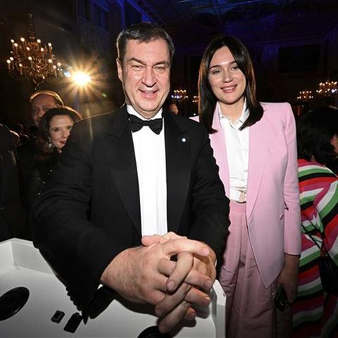 Vater Markus Söder und Tochter Gloria-Sophie Burkandt: In "Abgehoben" kommt ihr Film-Papa gar nicht gut weg Markus Söder mit seiner Tochter Gloria-Sophie Burkandt