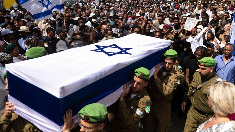 Trauerzug für in Gaza getötete israelische Soldaten