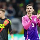 Kam zur zweiten Halbzeit für den gelb-rot gefährdeten Andrich und ersetzte ihn gleichwertig mit ganz ähnlicher Spielanlage, hatte aber gegen zehn Schotten auch ein leichtes Spiel als Lückenschließer. Kam ohne gelbe Karte aus.