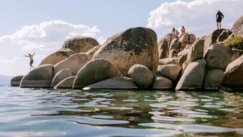 Steine bei Sand Harbor am Lake Tahoe