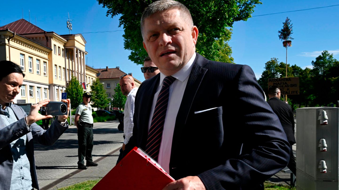 Robert Fico, Premierminister der Slowakei, bei einer Pressekonferenz