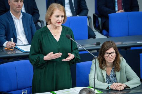 Bundesfamilienministerin Lisa Paus im Bundestag (Grüne)