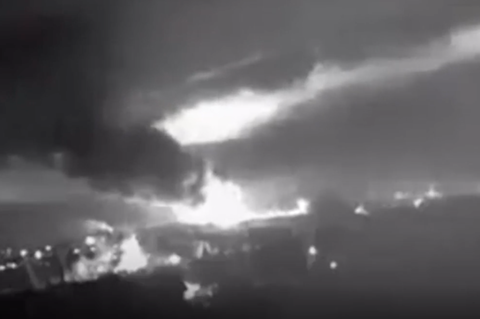 "Massiver Angriff": Ukraine attackiert Luftwaffenbasis auf der Krim (Video)