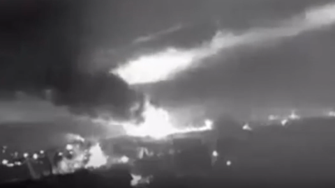 "Massiver Angriff": Ukraine attackiert Luftwaffenbasis auf der Krim (Video)