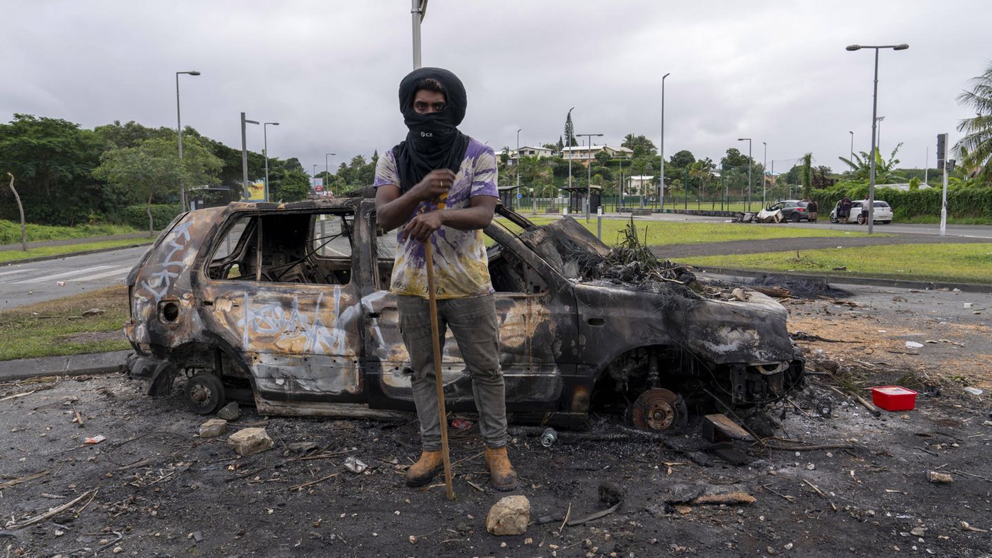Neukaledonien: Die Südsee brennt: Tausende protestieren gewaltsam gegen neues Wahlrecht