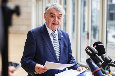 Antisemitismus: "Die rote Linie war überschritten": Wie NRW das Verbot von "Palästina Solidarität Duisburg" begründet