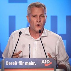 Der bayerische AfD-Bundestagsabgeordnete Petr Bystron auf dem Parteitag in Magdeburg im Sommer 2023. Dort wurde er auf Platz zwei der Europawahl-Liste gewählt. 