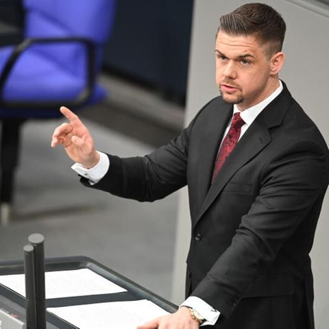 Hannes Gnauck, AfD-Politiker, spricht bei einer Plenardebatte im Bundestag
