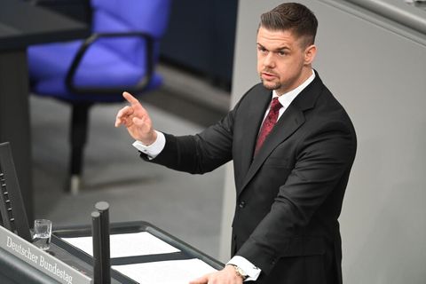Hannes Gnauck, AfD-Politiker, spricht bei einer Plenardebatte im Bundestag