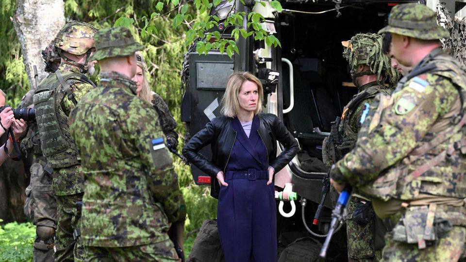 Estlands Premierministerin Kaja Kallas beim Truppenbesuch im Rahmen des Manövers "Spring Storm"